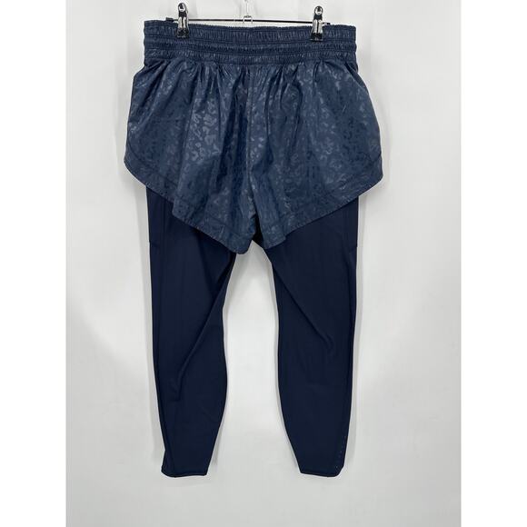 Athleta Rainier 2 in 1 Tight in Navy Blue side pockets Size Medium - Picture 5 of 7